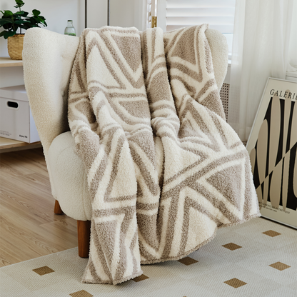 Geometric Triangle Pattern Super Soft Velvet Plush Throw Blanket