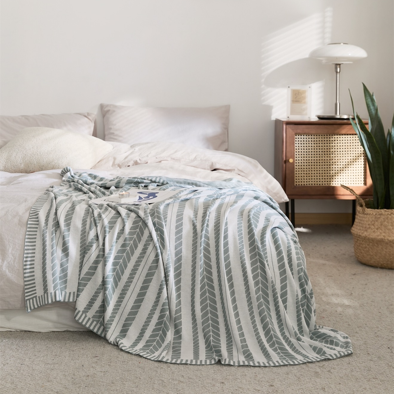 Summer Cooling Breathable Jacquard Bamboo Knit Throw Blanket